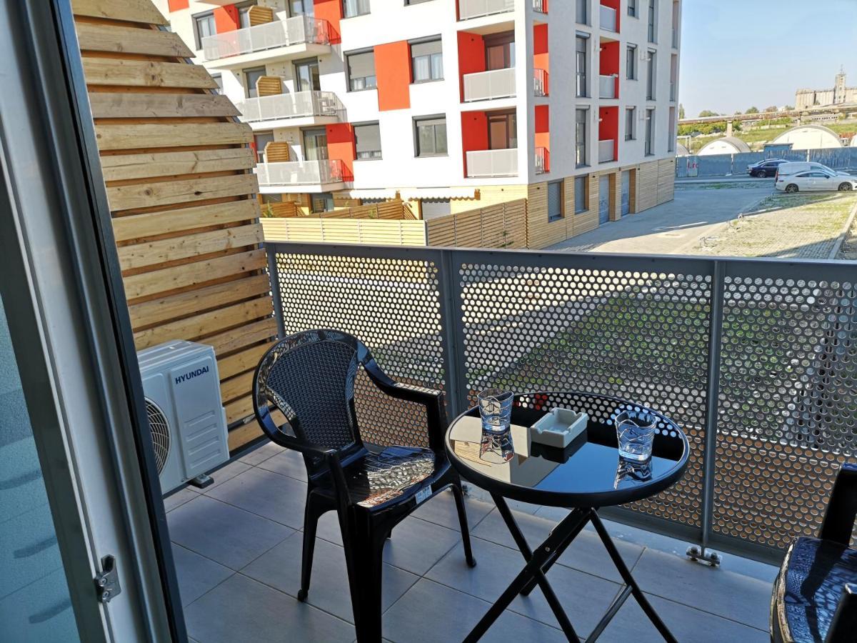 Ared-Atrium Mall Chrysflatty3 Premium Apartment 60Mp Arad Luaran gambar